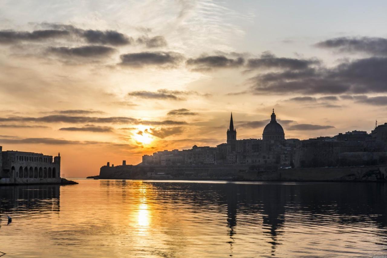 Luxury Apartment With Valletta And Harbour Views Слима Экстерьер фото
